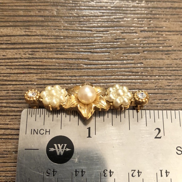 Vintage 1928 Brand Faux Pearl Flower & Rhinestone Bar Pin - Picture 10 of 14